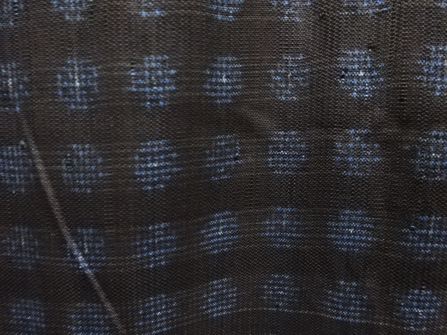 アンティーク　丸に十字模様織出し本場泥大島紬着物